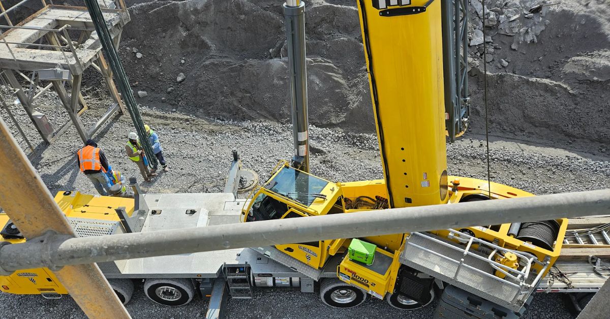 Benefits of Telescoping Rough-Terrain Cranes